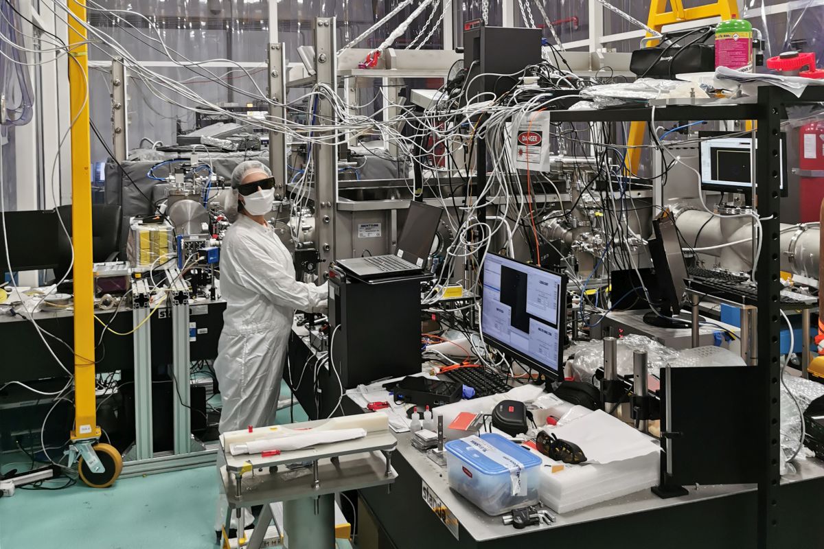 Diagnostics for laser and accelerated electrons